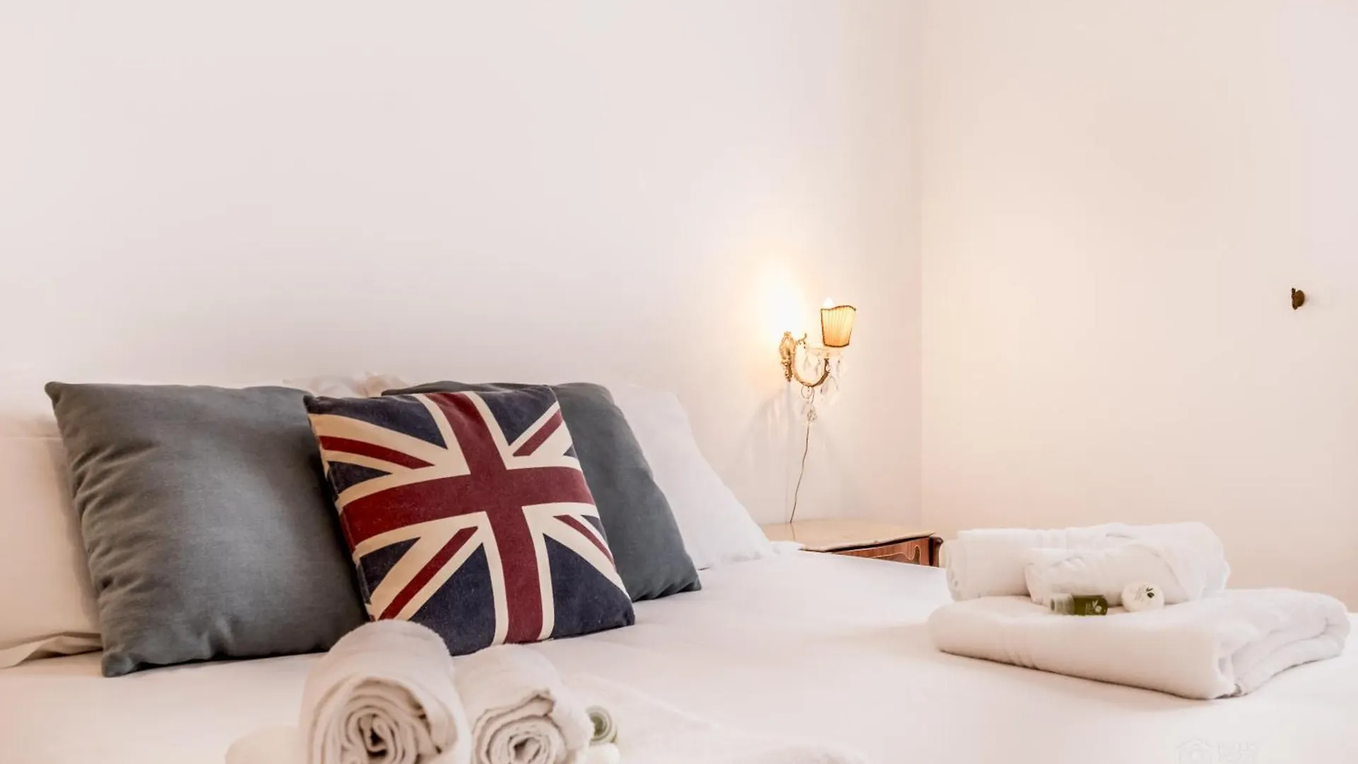 Retro Design Flat Near Vaticano Rome Apartment
