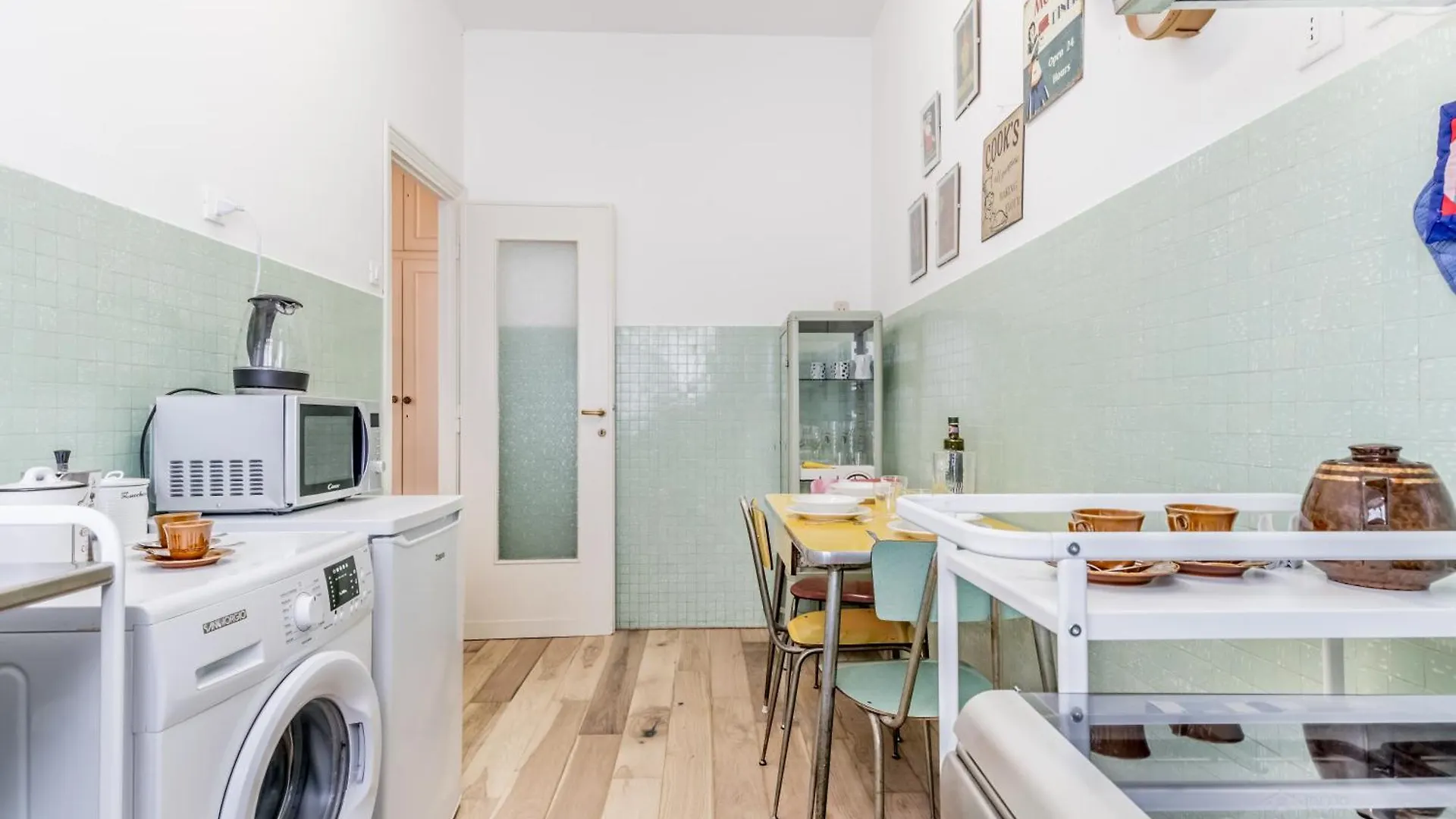 Retro Design Flat Near Vaticano Rome Apartment